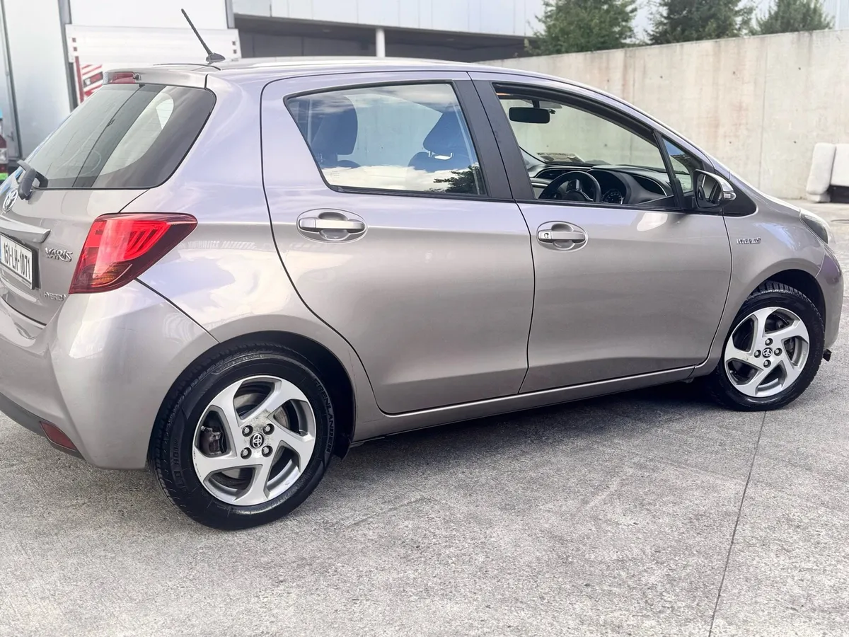 Toyota yaris - Image 3