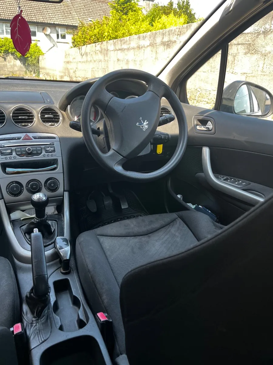 Peugeot 308 2012 - Image 2