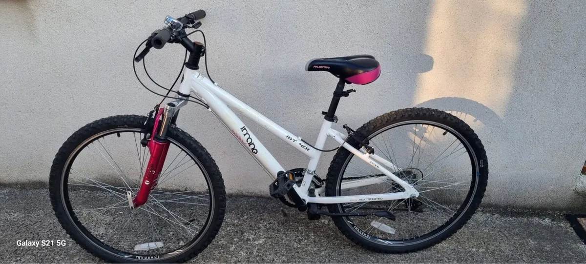 Girls 32” bike - Image 1