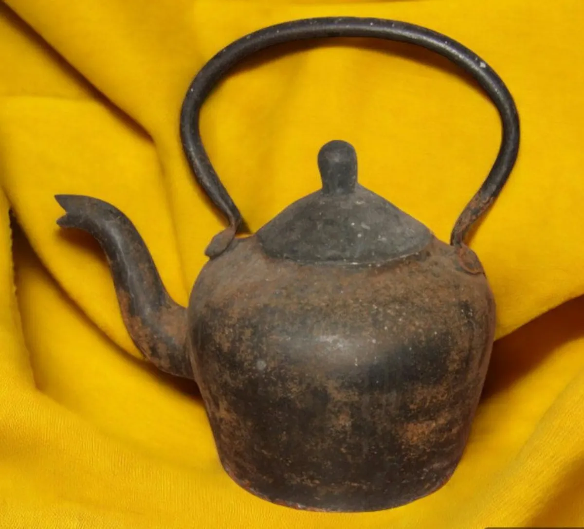 Victorian Cast Iron Kettle - Image 2