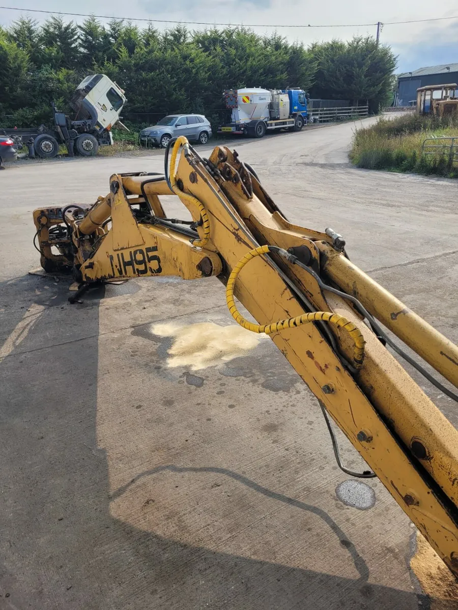 Newholland  back actor - Image 1