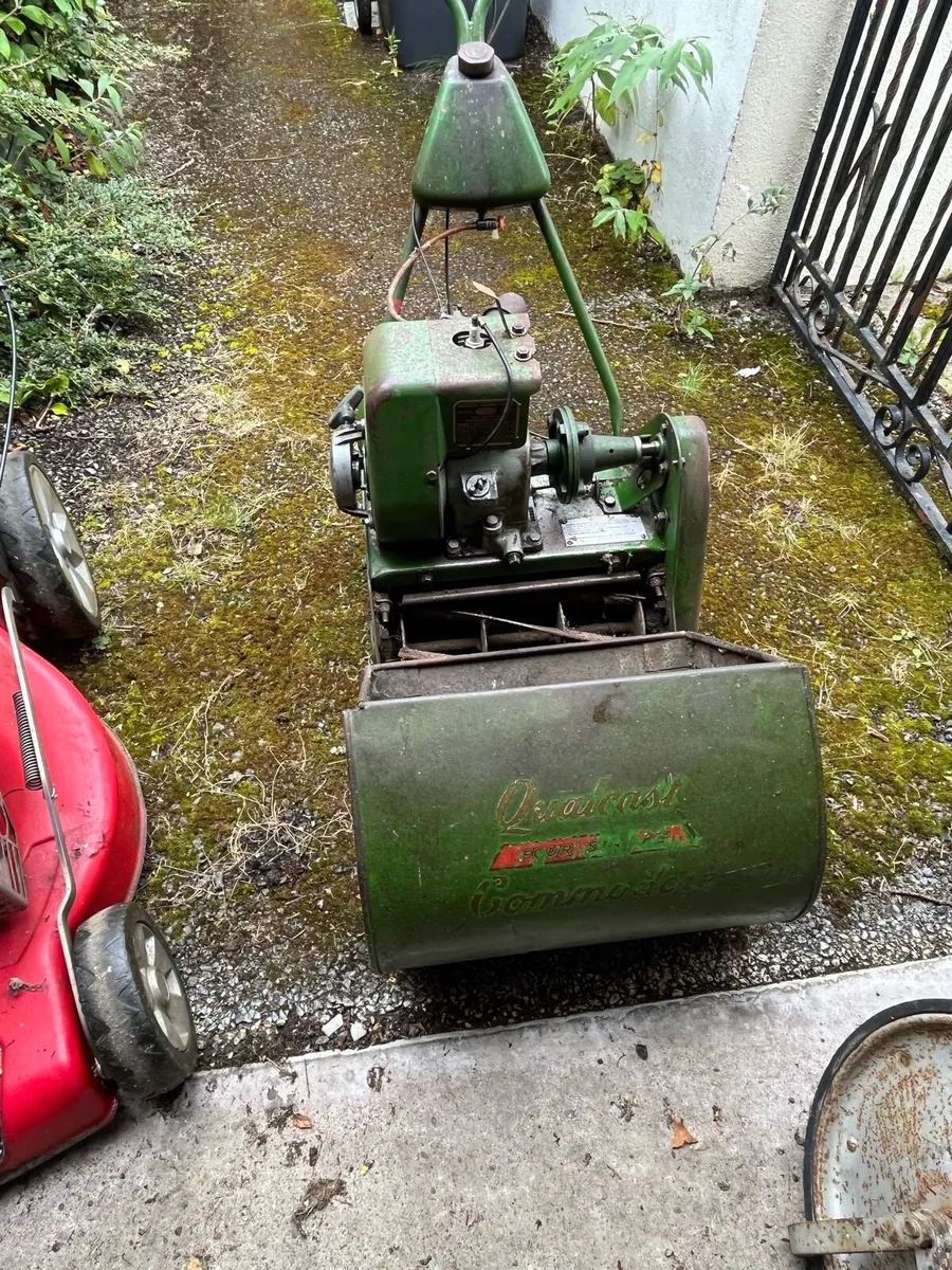 Qualcast commodore petrol lawnmower - Image 2