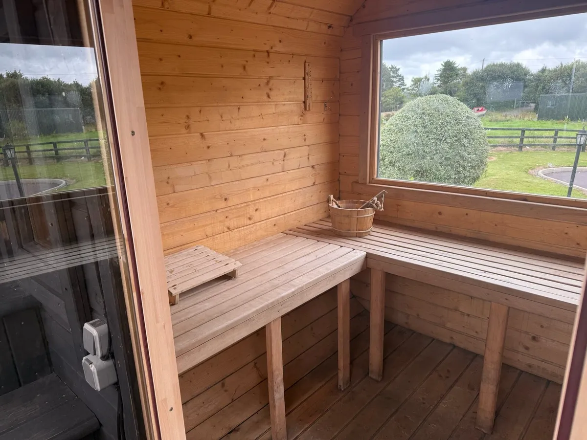 Mobile Sauna and Jacuzzi - Image 3