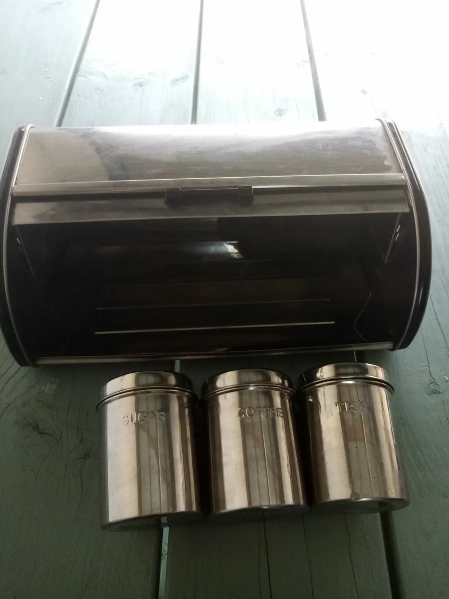 Breadbin and tea cannisters - Image 2