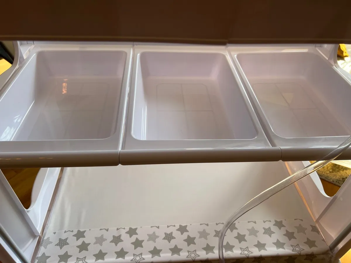 Bath and baby changing table like new!! - Image 2