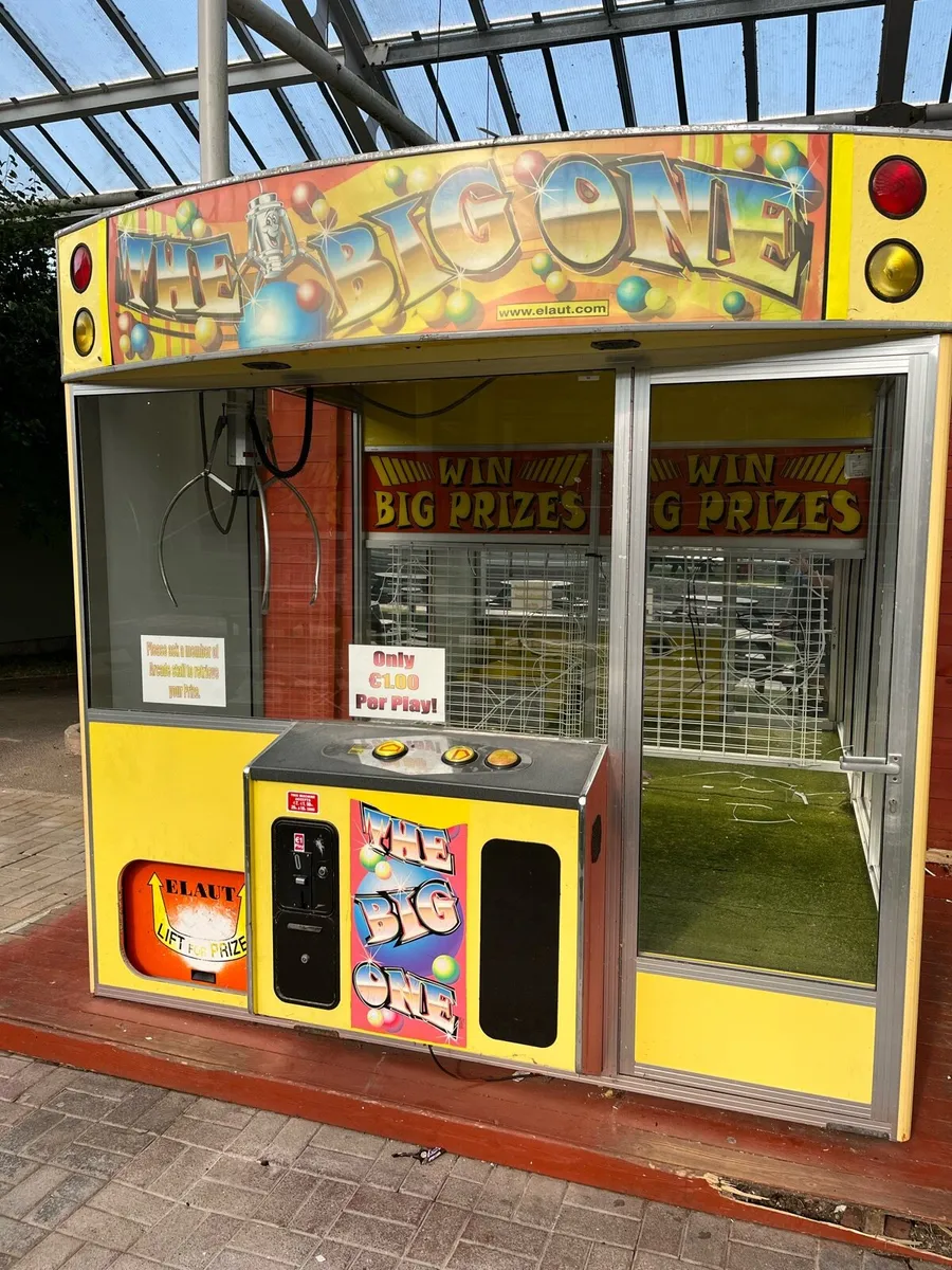 Elaut Big One Claw Machine - Image 1