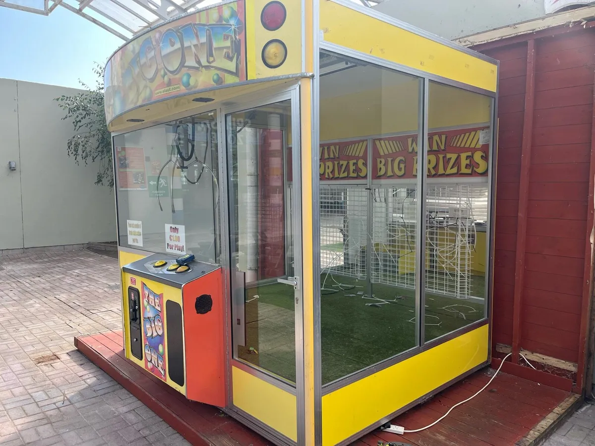 Elaut Big One Claw Machine - Image 4