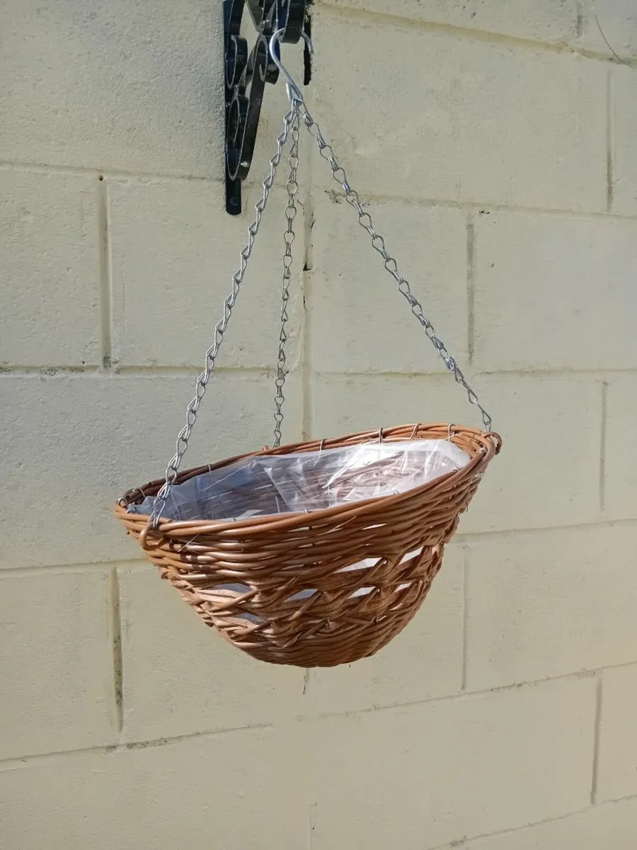 4 as new hanging baskets small - Image 1