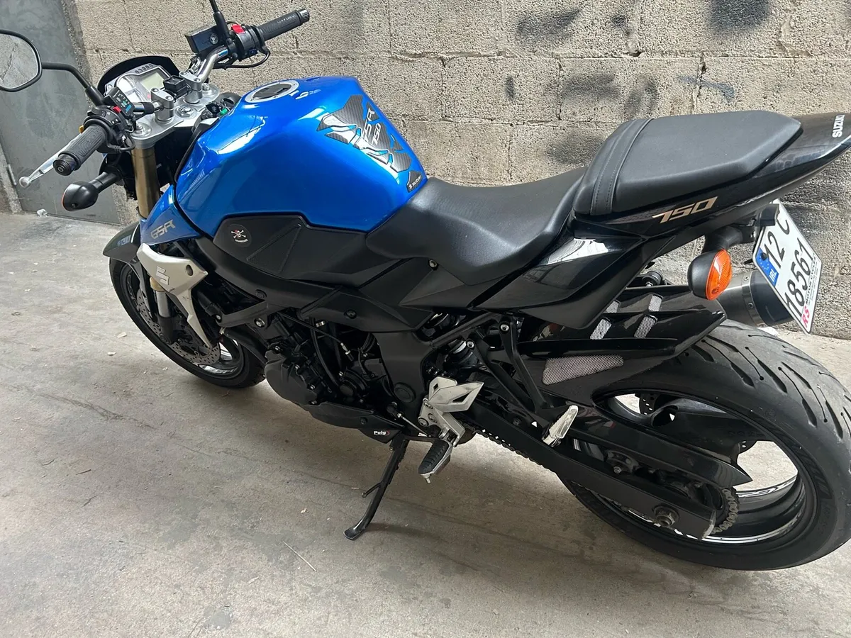 Suzuki GSR750 - Image 2
