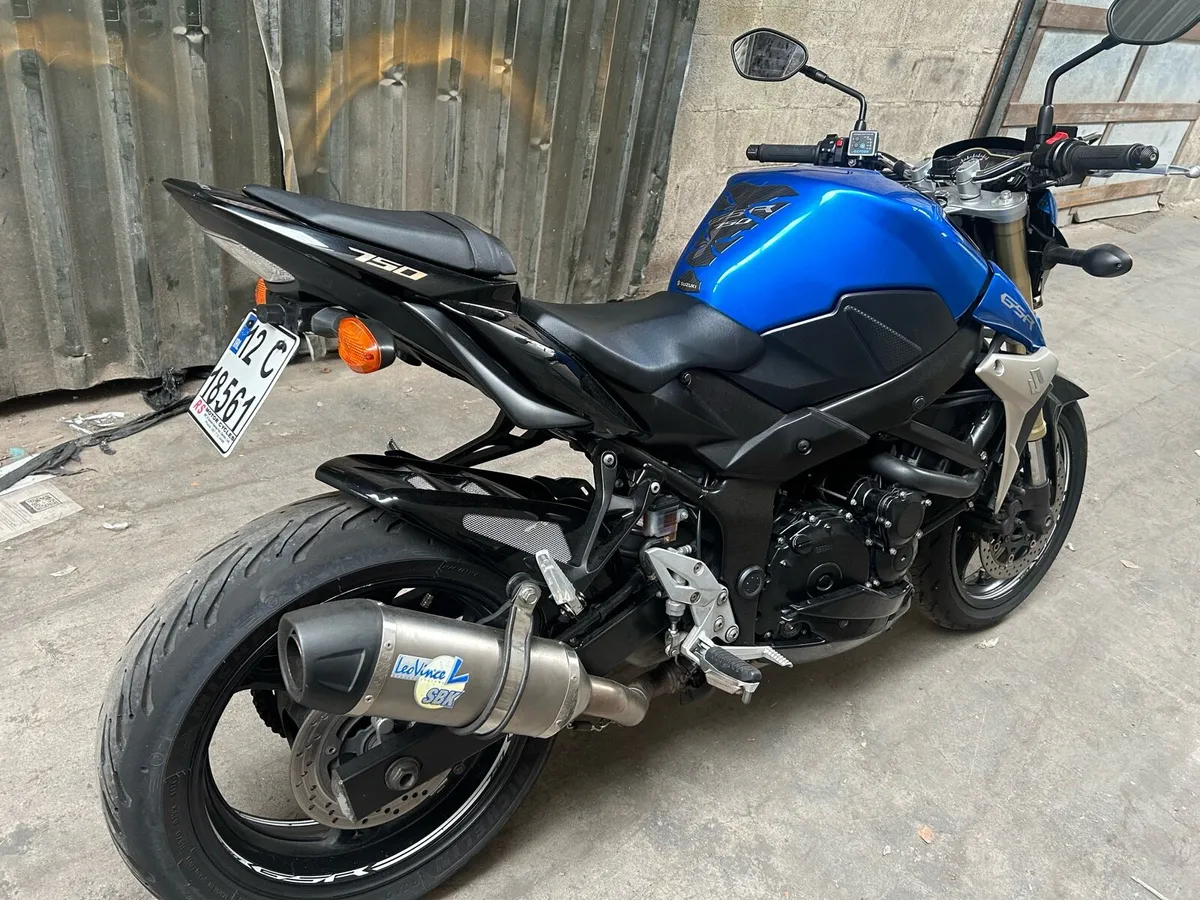 Suzuki GSR750 - Image 1