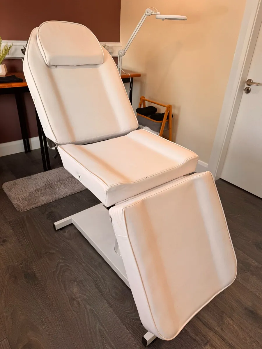 Massage therapist bed - Image 4
