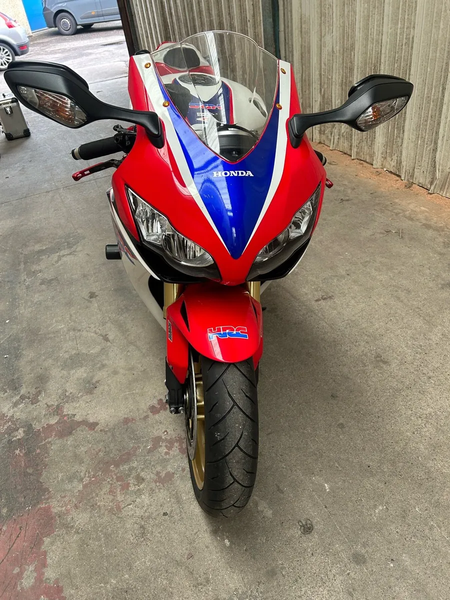 Honda cbr Fireblade - Image 1