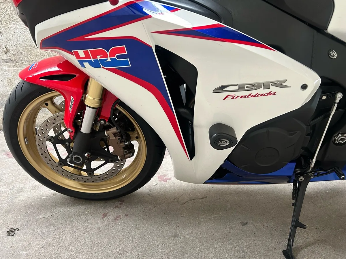 Honda cbr Fireblade - Image 4