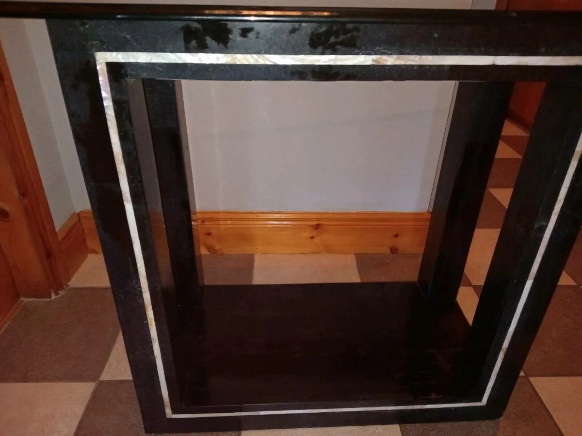 Marble and glass side table - Image 3