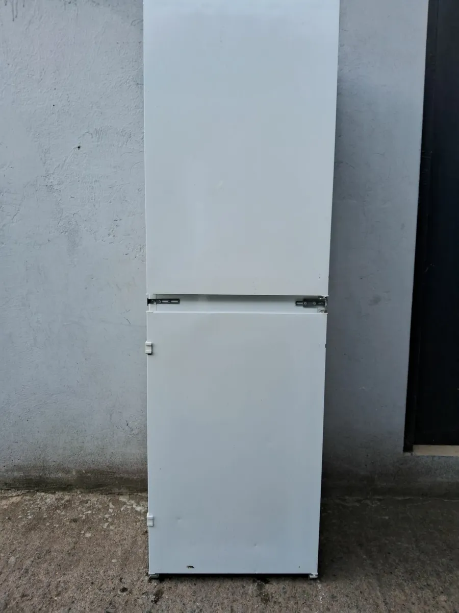 6 MOUNTH OLD INTEGRETED FRIDGE AND FREEZER - Image 3