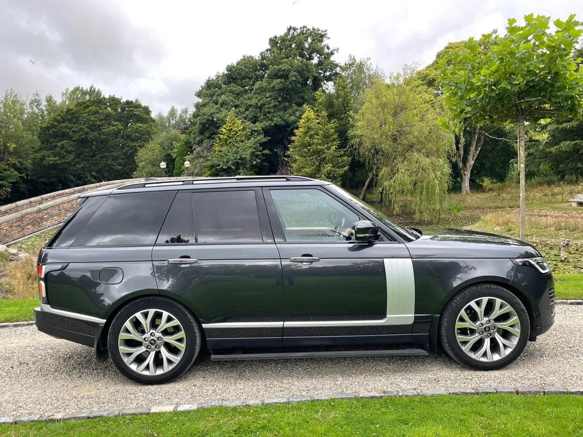 182 Range Rover Vogue SE P400 High Spec - Image 2