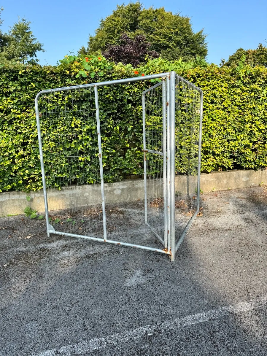 Dog pen - Image 2