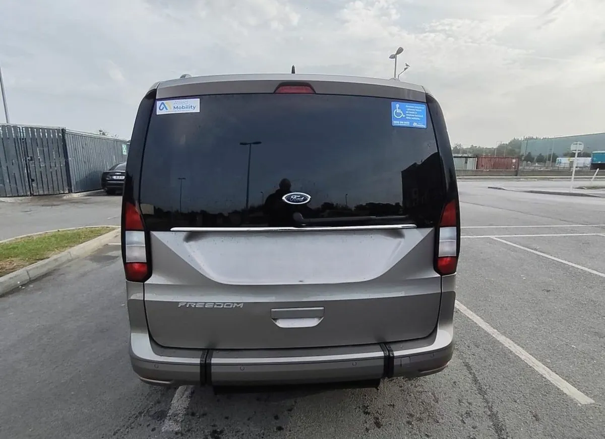 Ford Tourneo Connect 2024 - Image 2