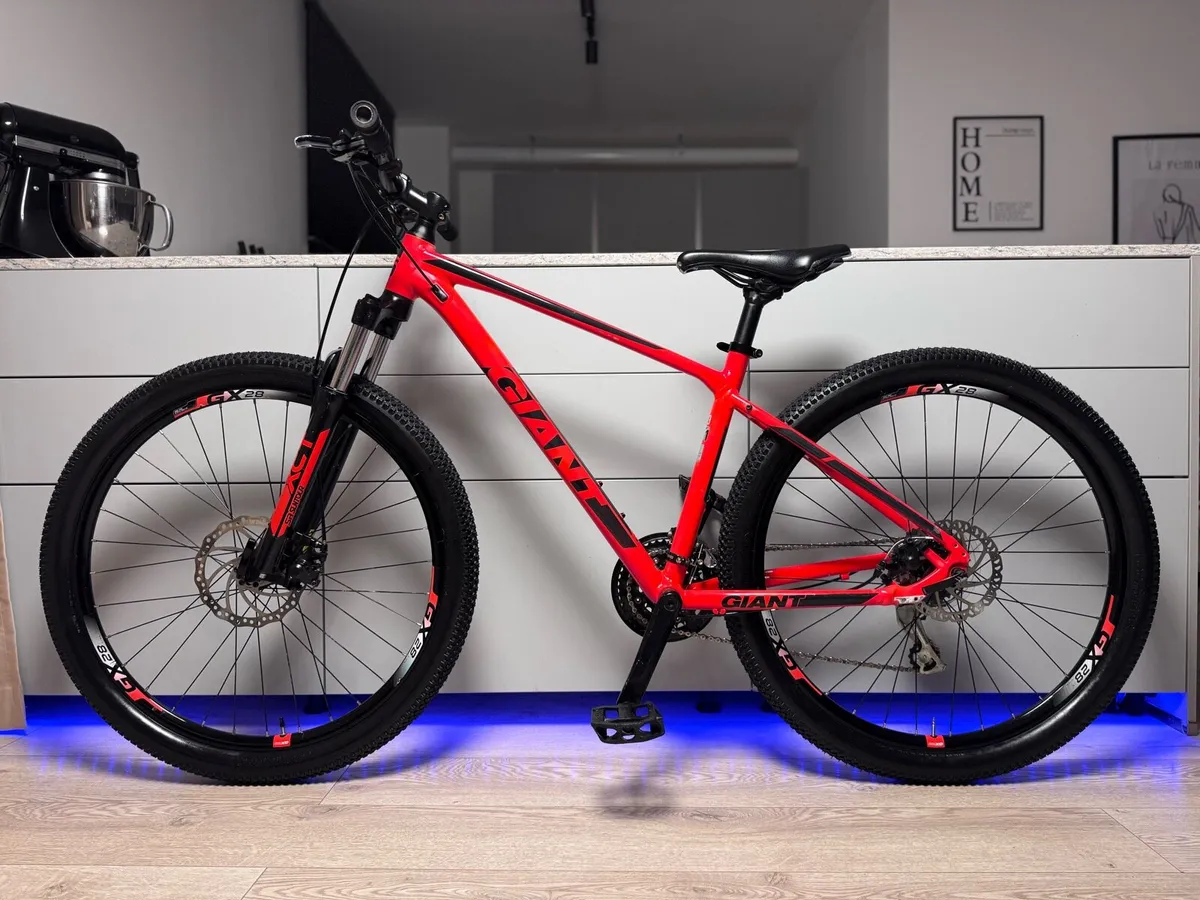 Giant ATX Mountain Bike - Image 2