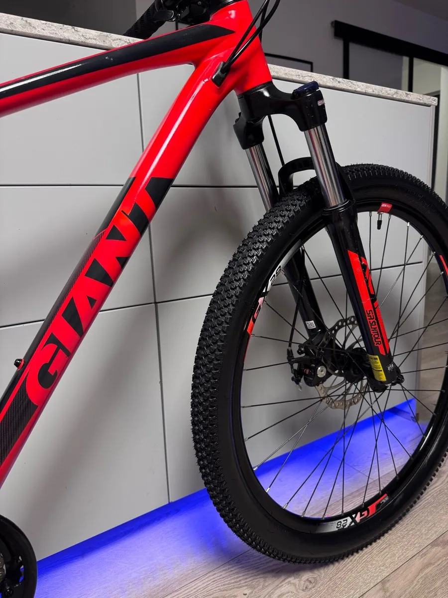 Giant ATX Mountain Bike - Image 3