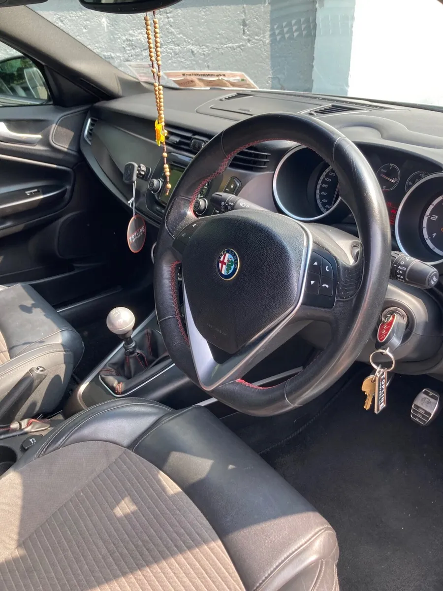 Alfa Romeo Giulietta 2015 - Image 3