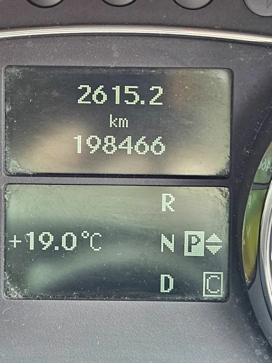 Mercedes-Benz R-Class 2010 - Image 1