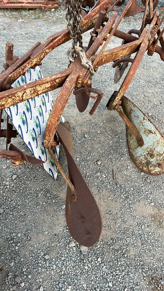 Selection of Ferguson 3 Furrow Ploughs - Image 2