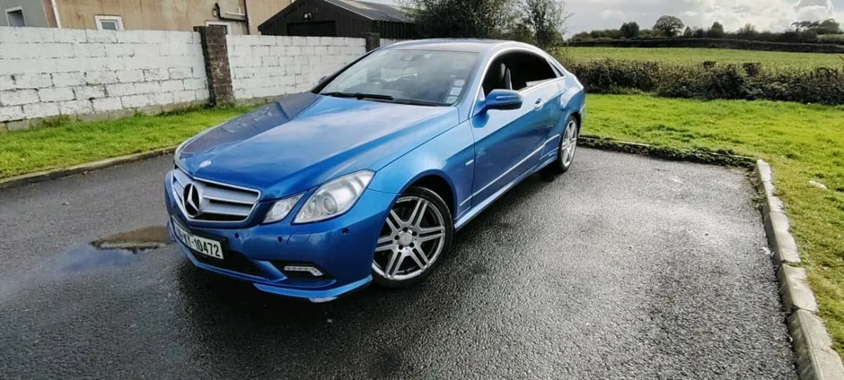 Mercedes sport coupe - Image 2