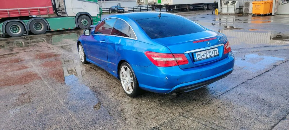 Mercedes sport coupe - Image 3