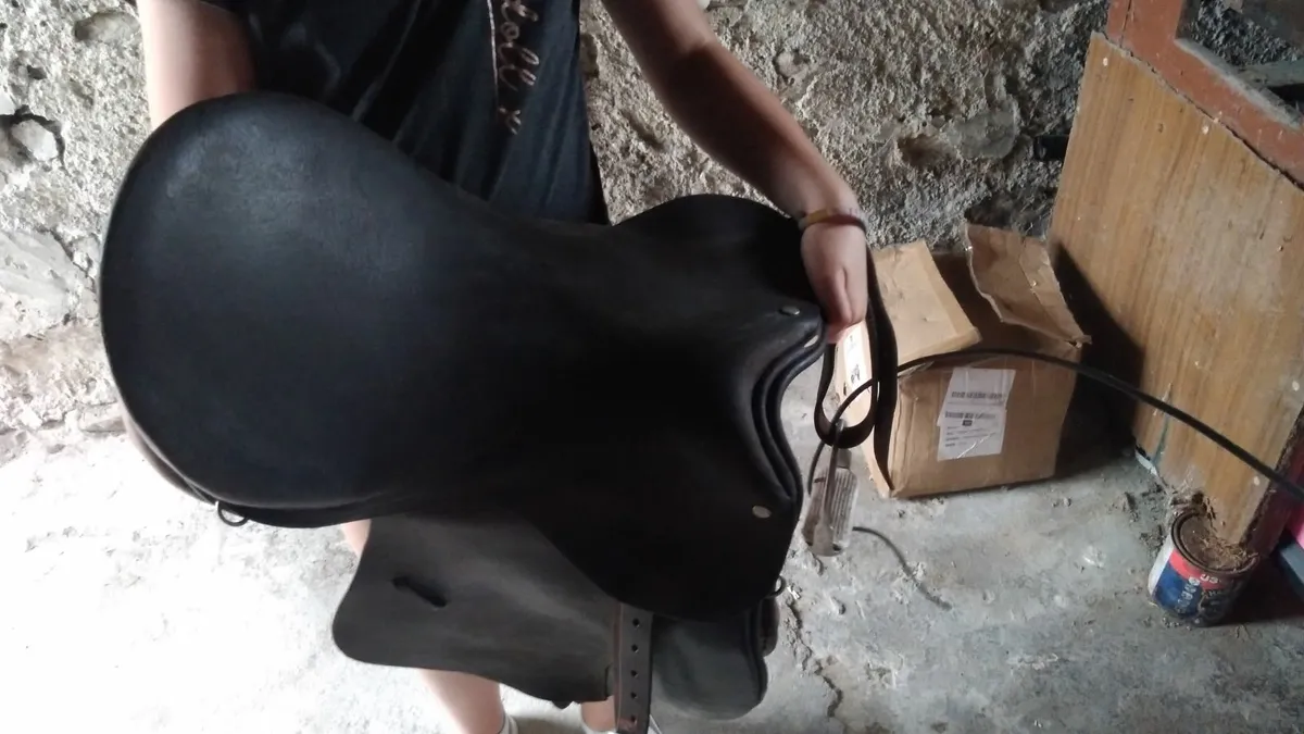 Pony saddle