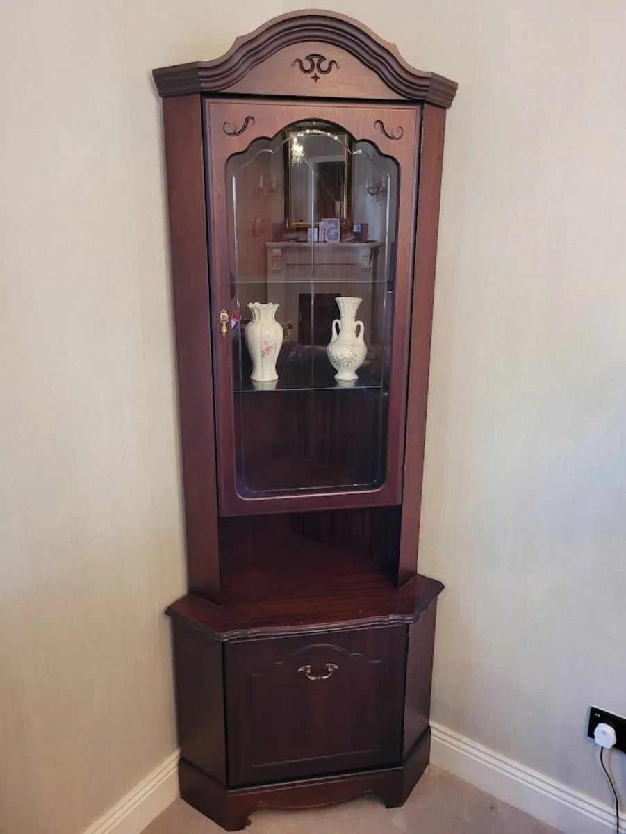 Matching Rossmore Furniture - Image 1