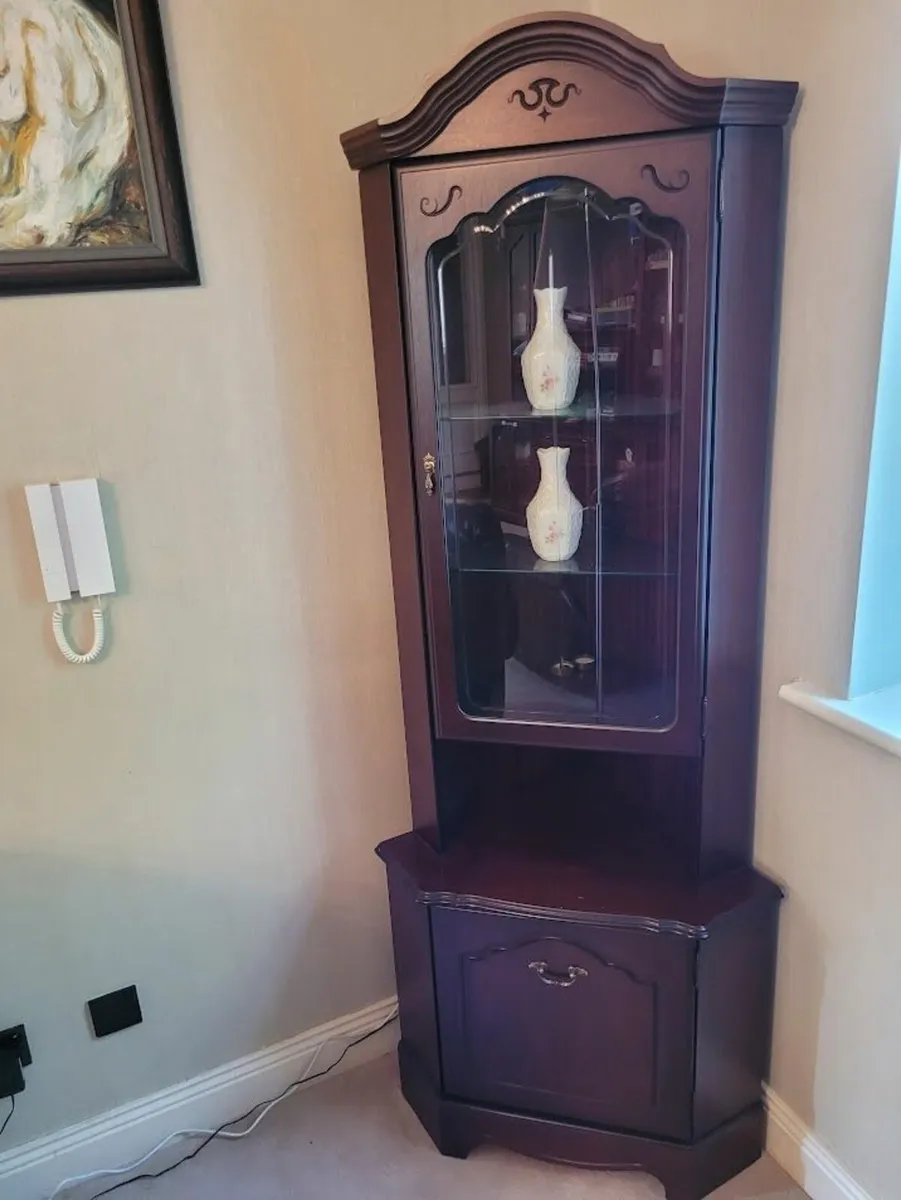 Matching Rossmore Furniture - Image 2