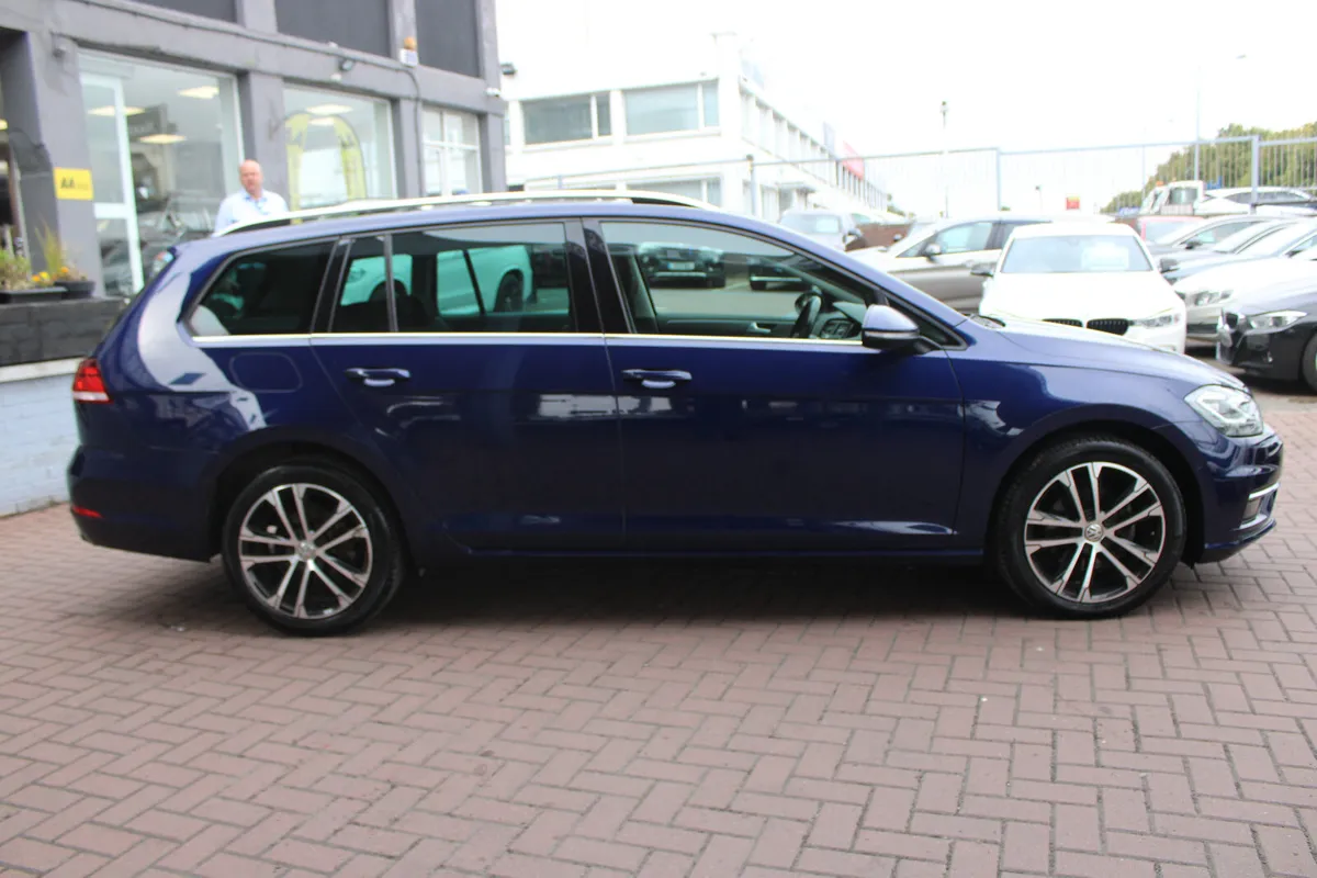 VOLKSWAGEN GOLF 2.0 TDI COMFORTLINE PLUS 5DR ESTA - Image 3
