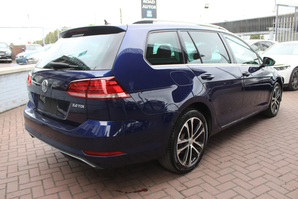 VOLKSWAGEN GOLF 2.0 TDI COMFORTLINE PLUS 5DR ESTA - Image 4
