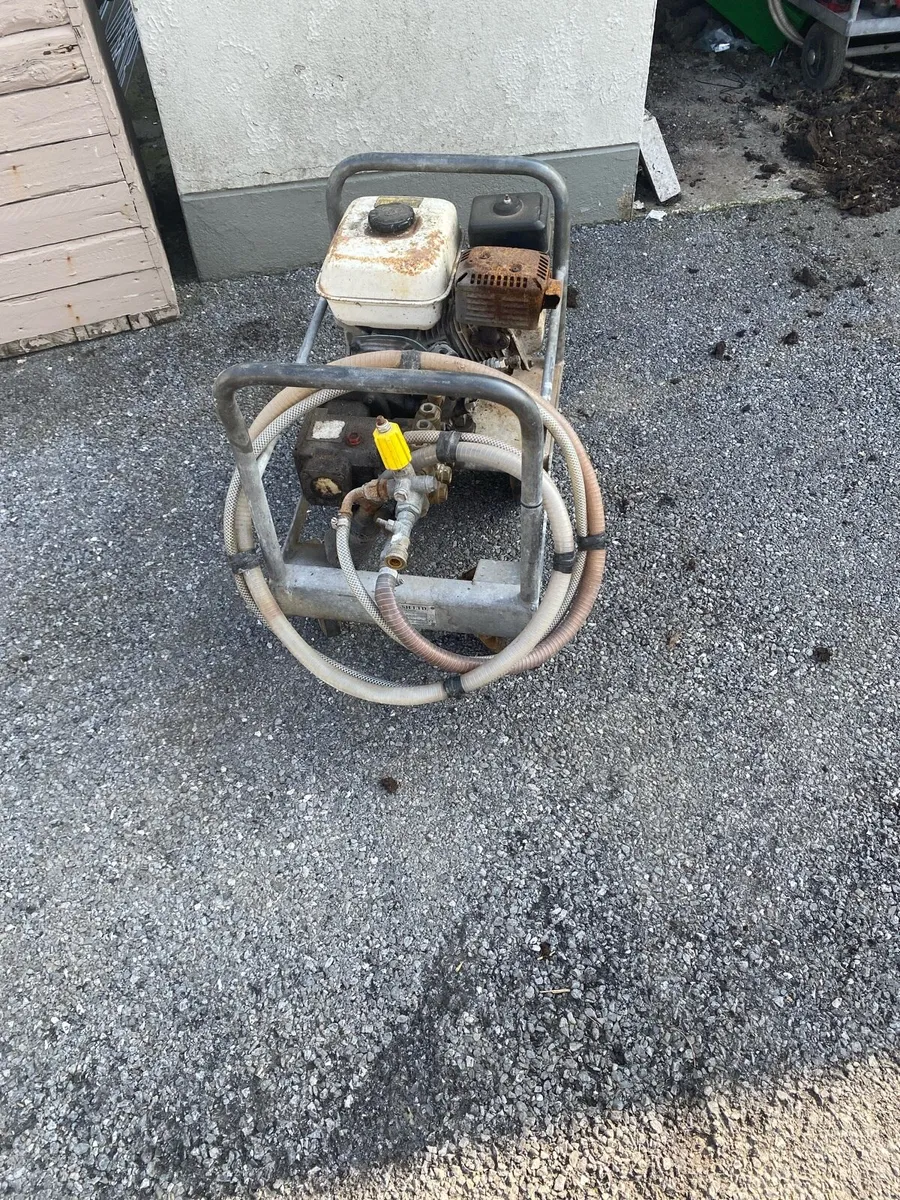 Power washer for sale - Image 1