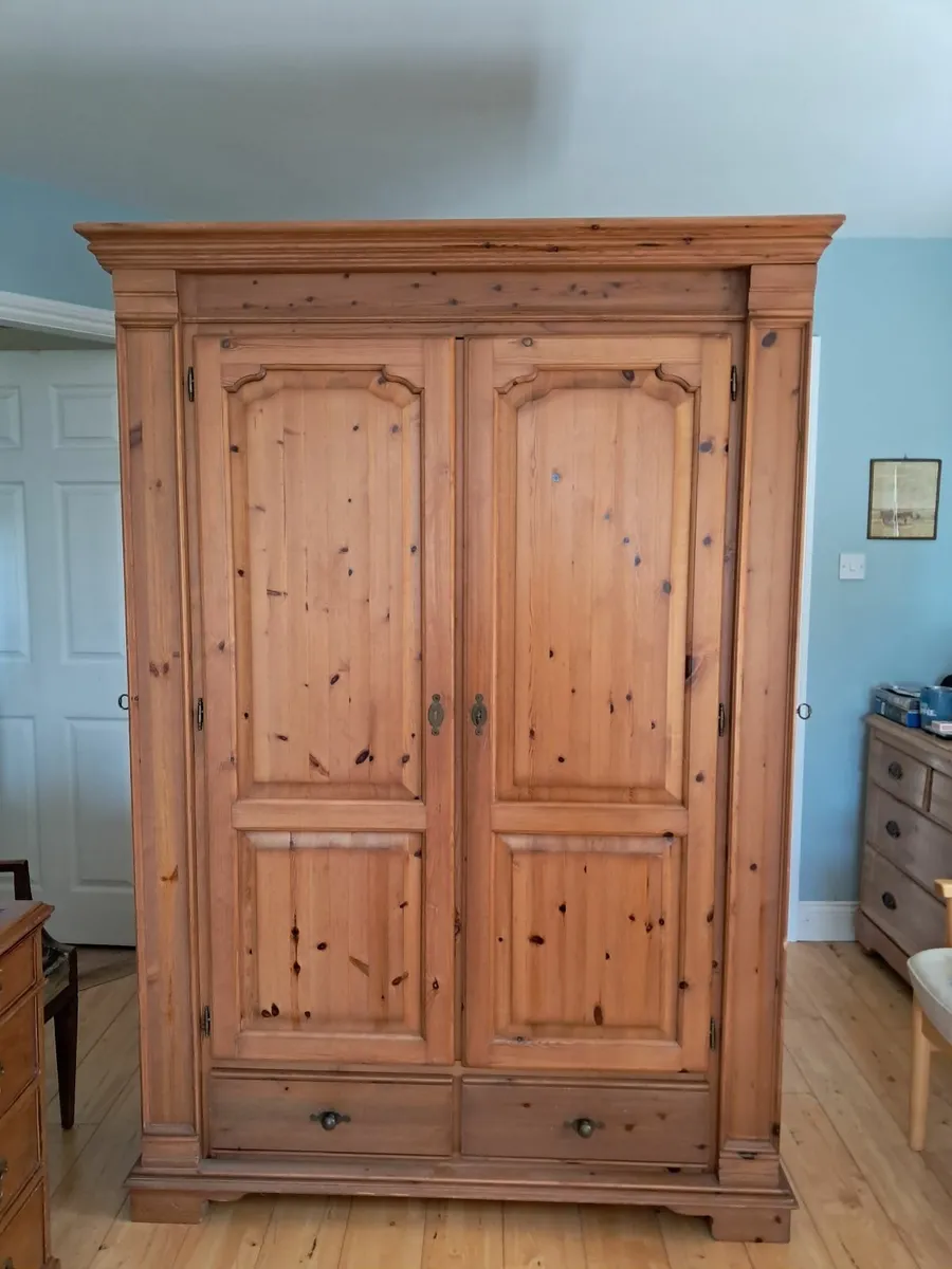 Pine cupboard - Image 1
