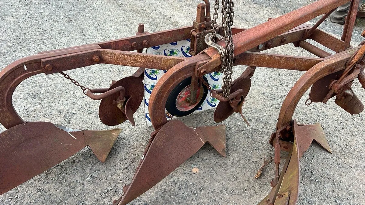 Massey Ferguson 3 Furrow Plough - Image 2