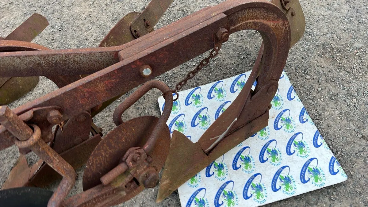 Massey Ferguson 3 Furrow Plough - Image 4