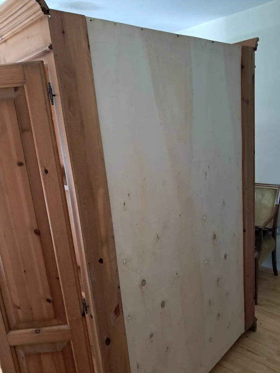 Pine cupboard - Image 4