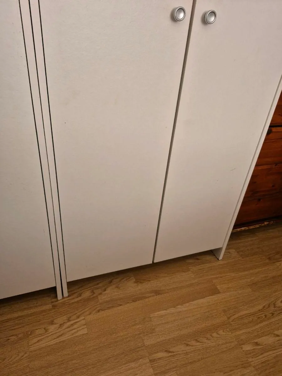 Two matching white wardrobes - Image 4