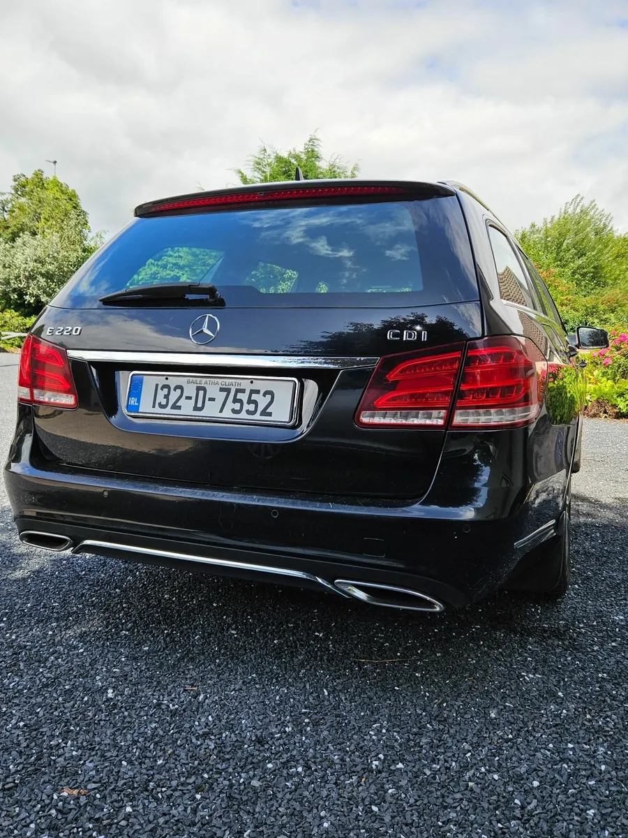 Mercedes-Benz E-Class 2013 - Image 3