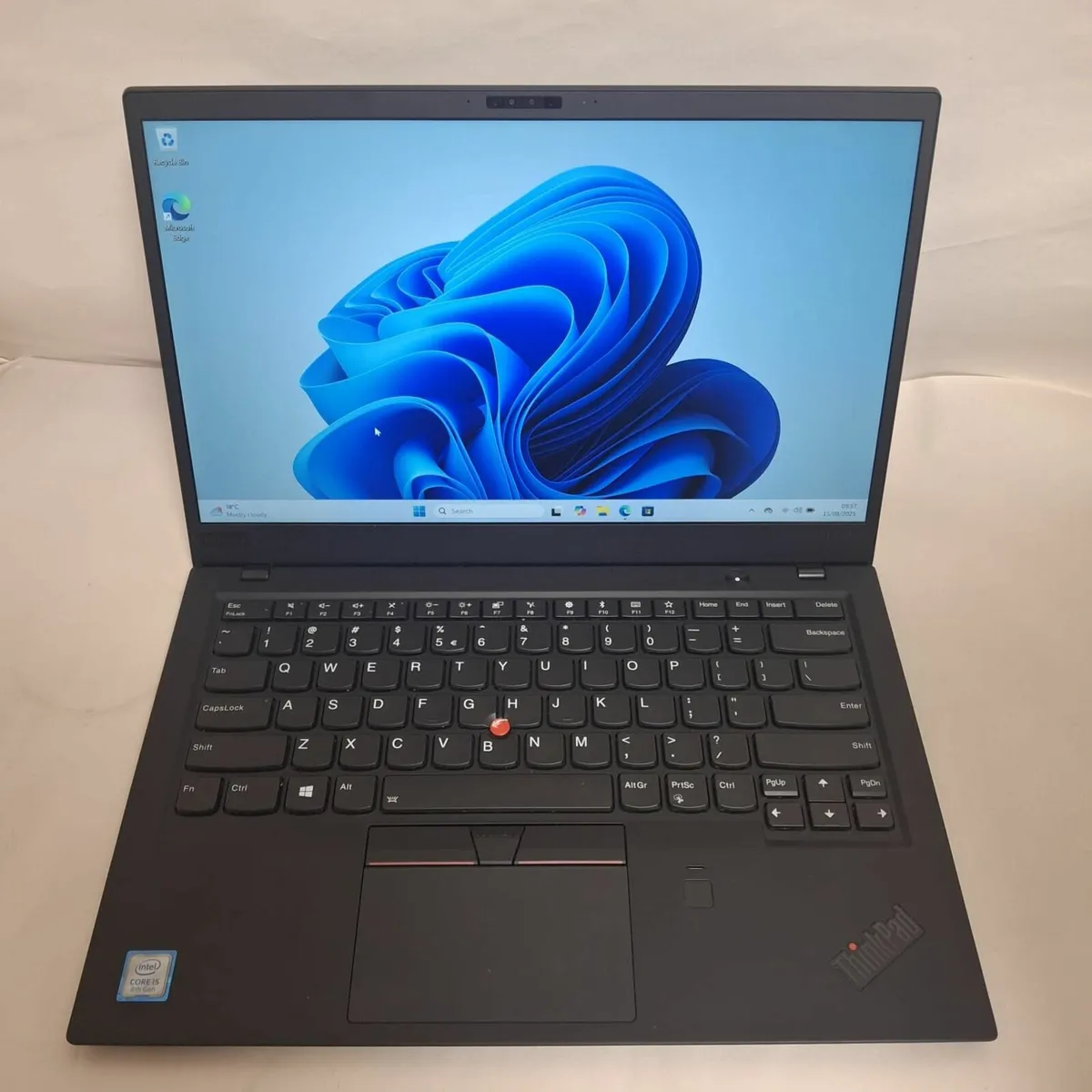 Lenovo ThinkPad X1 Carbon(6th Gen) i5-8250U Laptop - Image 2