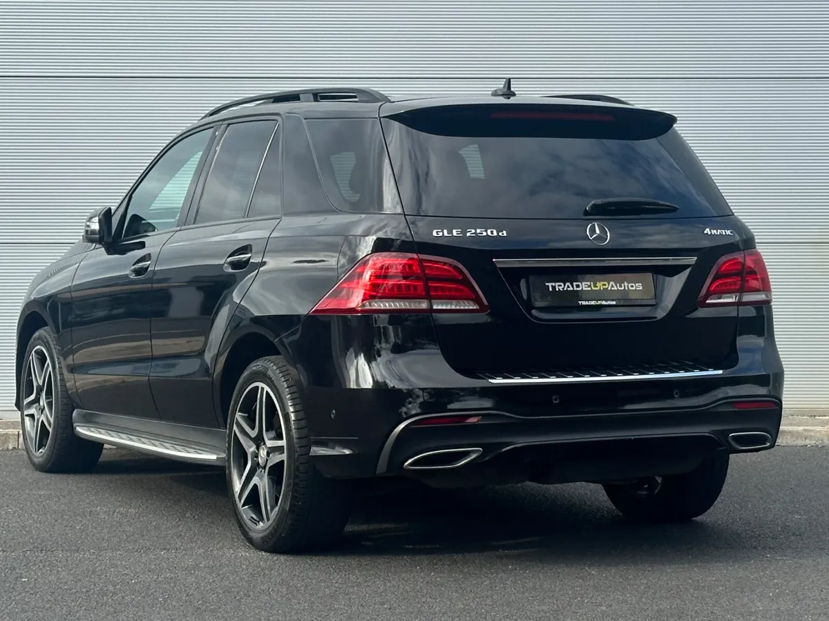 Mercedes-Benz GLE250d AMG Premium - Image 2