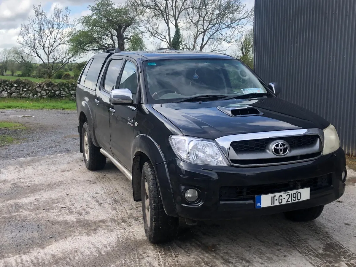 Toyota Hilux 3.0 Invincible - Image 1