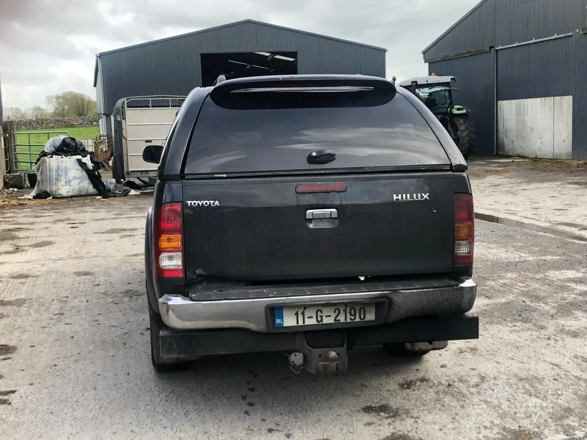 Toyota Hilux 3.0 Invincible - Image 2