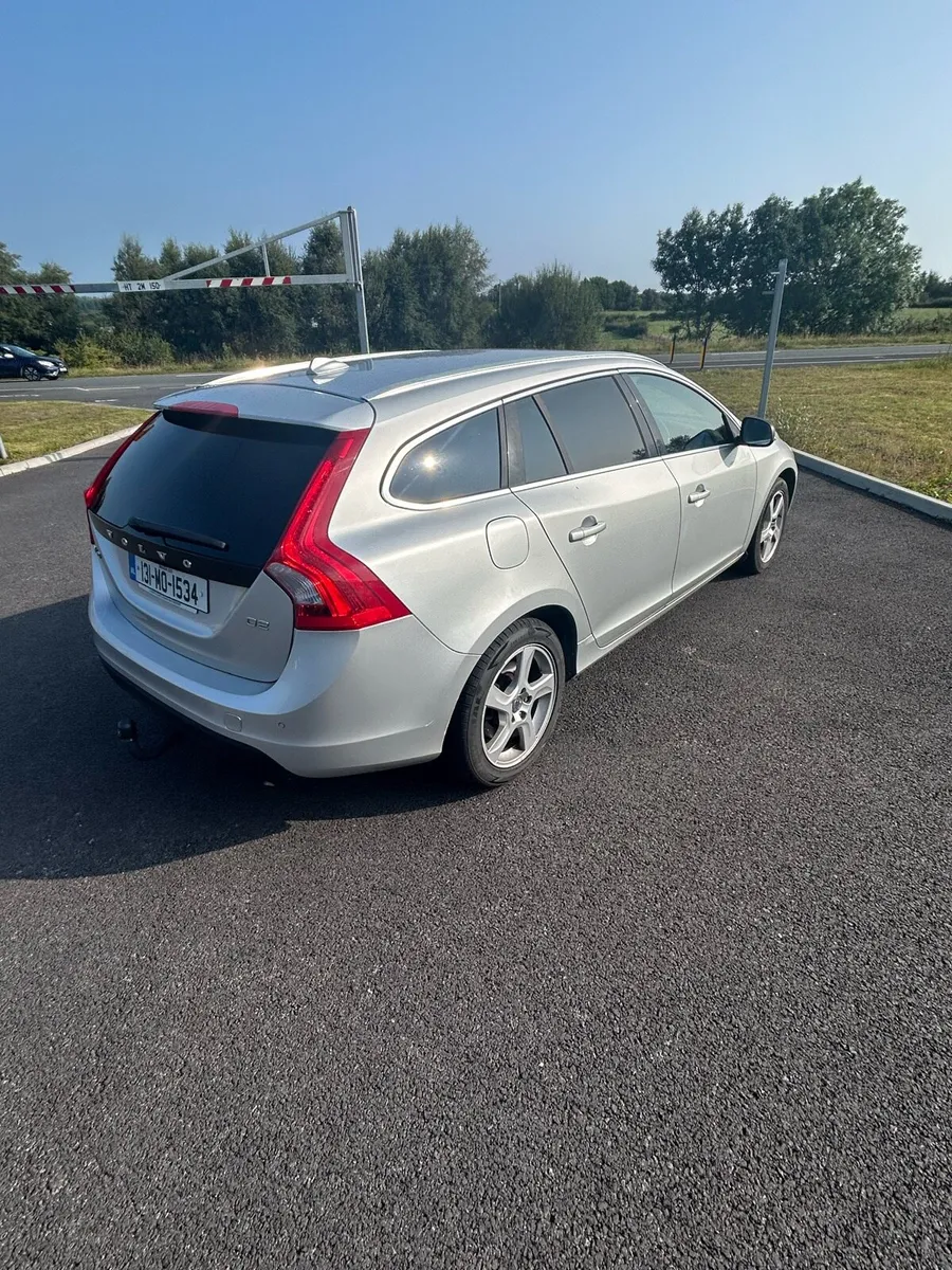 13 Volvo v60 - Image 1