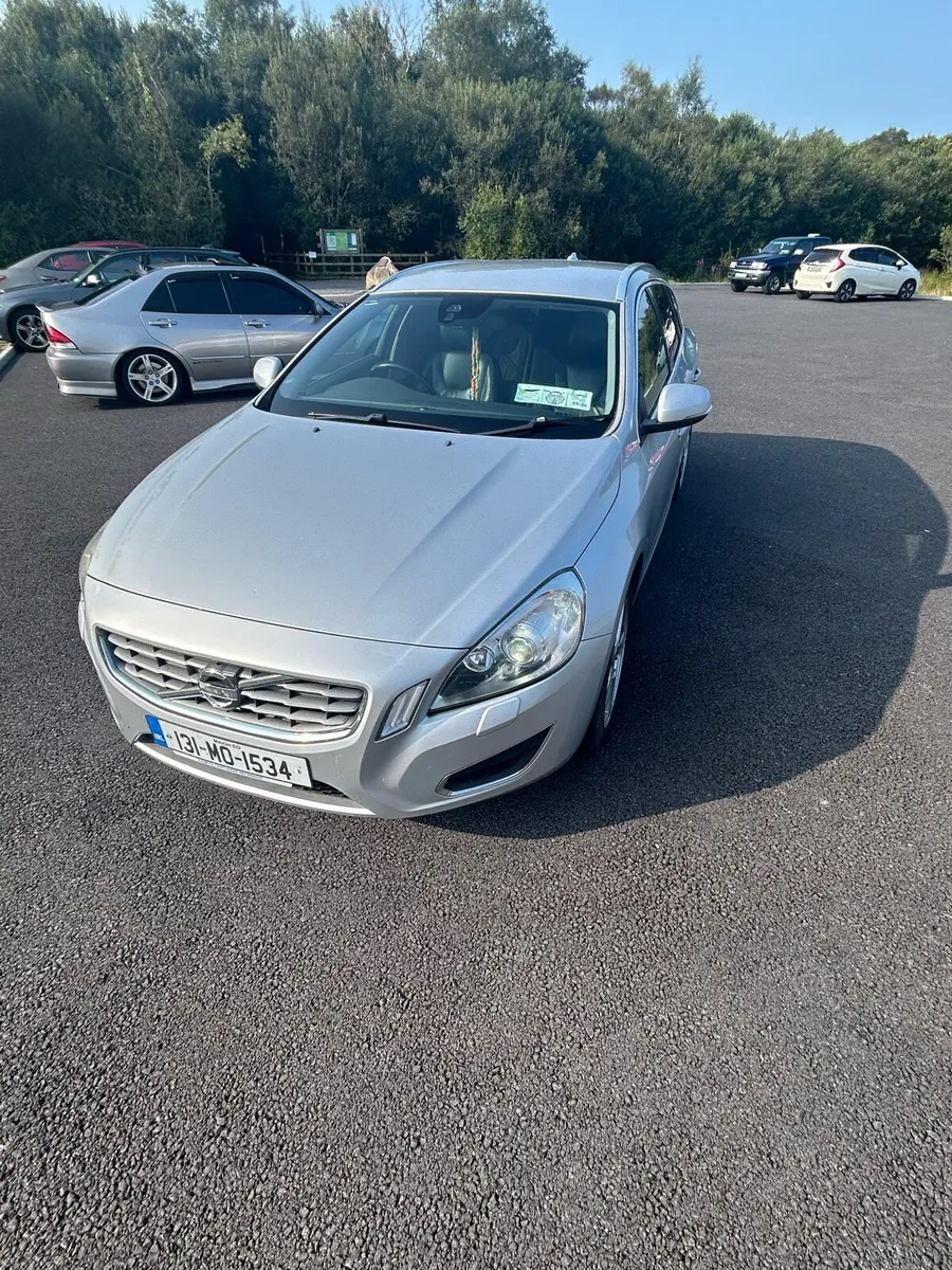 13 Volvo v60 - Image 3