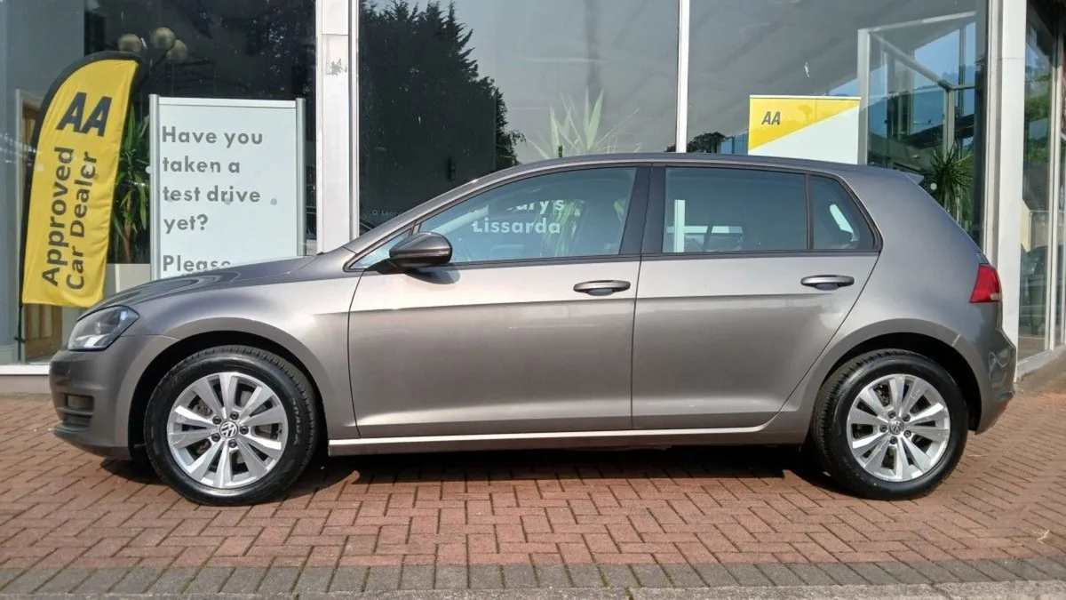 Volkswagen Golf 1.6 TDI 5DR 110HP Comfortline  2 - Image 4