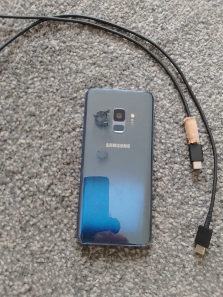 Phone - Image 1