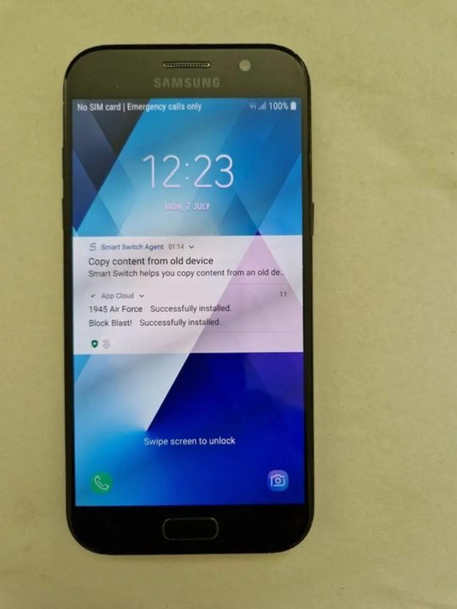 Samsung Galaxy A5 (2017), 32GB, 3GB Ram, Exc. Cond - Image 2